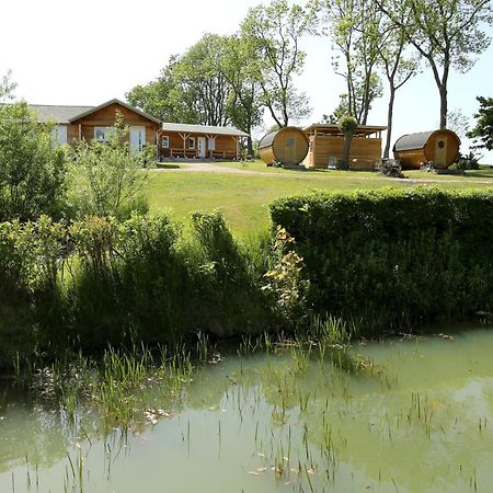 Peenehof Koeppen - Ferienwohnungen & Schlaffaesser Jordenstorf Exterior foto