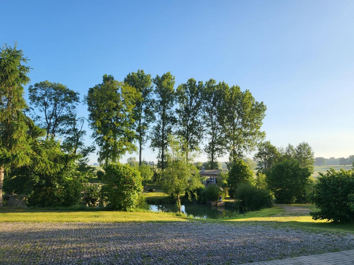 Peenehof Koeppen - Ferienwohnungen & Schlaffaesser Jordenstorf Exterior foto