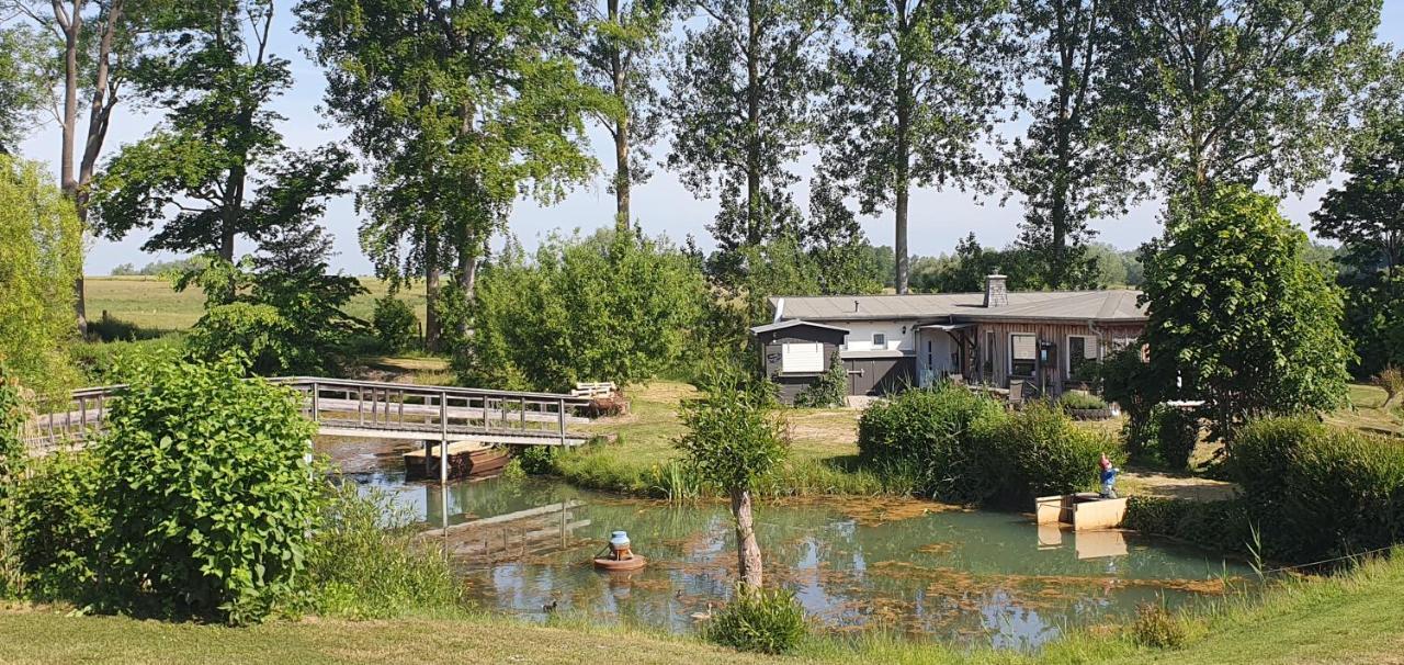 Peenehof Koeppen - Ferienwohnungen & Schlaffaesser Jordenstorf Exterior foto