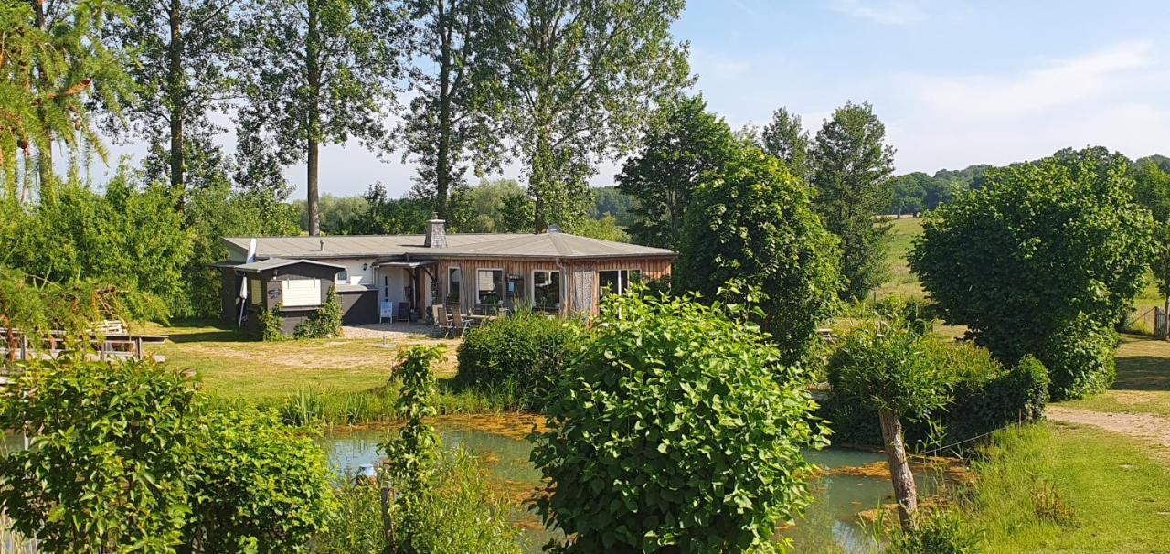 Peenehof Koeppen - Ferienwohnungen & Schlaffaesser Jordenstorf Exterior foto