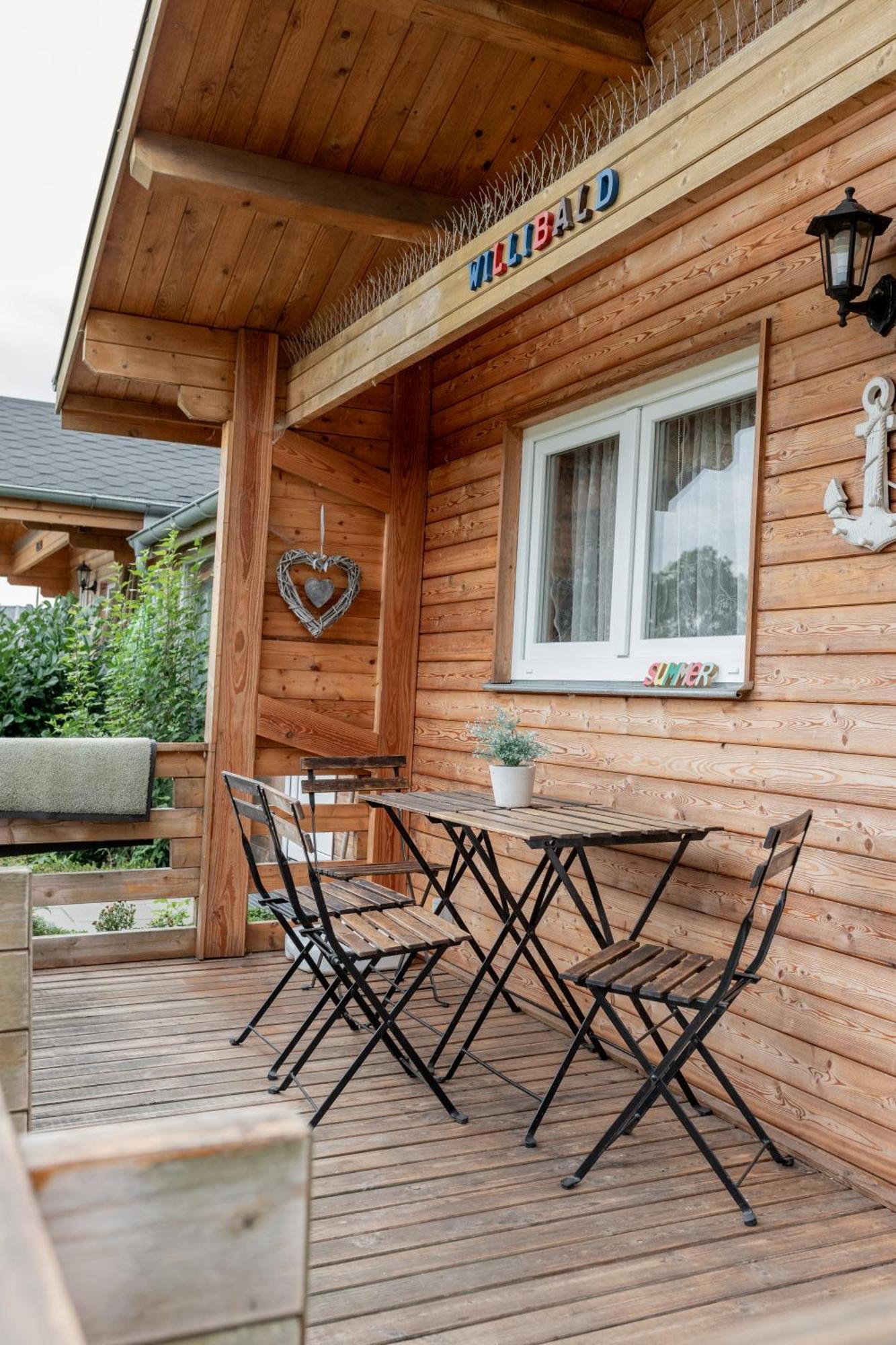 Peenehof Koeppen - Ferienwohnungen & Schlaffaesser Jordenstorf Exterior foto